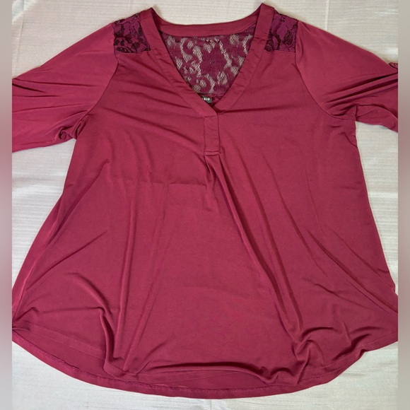 Torrid Lace Back Blouse Size 3 Plus Size Burgundy Roll Tab Sleeve Top - Picture 2 of 7